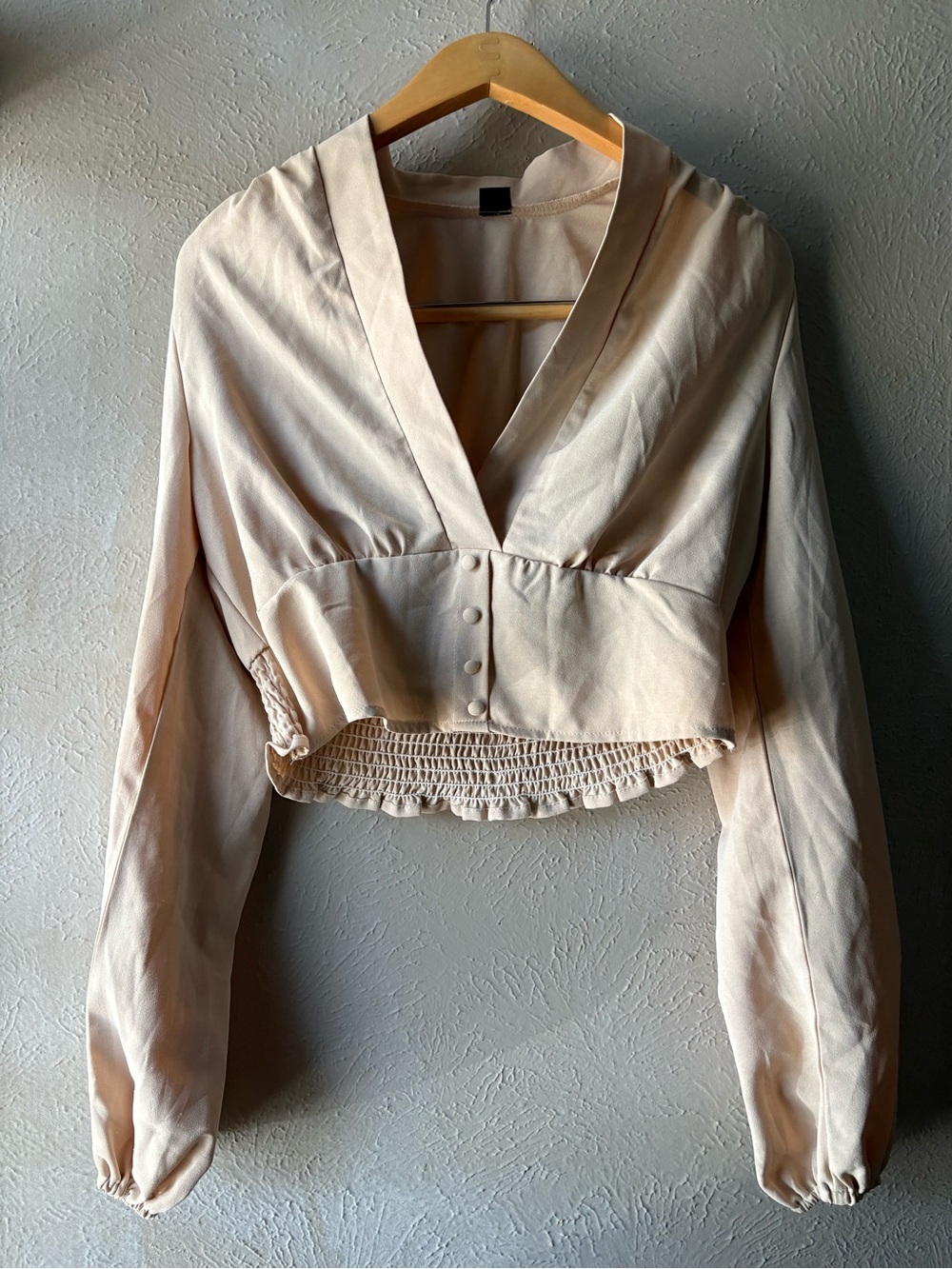 SHEIN Blush Cream Deep V Cropped Button-Front Blouse